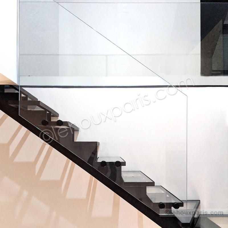 escalier moderne metal et marche verre par lehoux paris