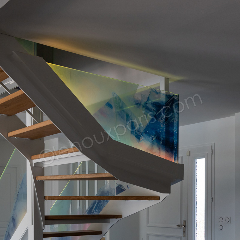 ESCALIER METAL VERRE COULEUR lumiere nuit LehouxParis Design art by PRISCA Temporal