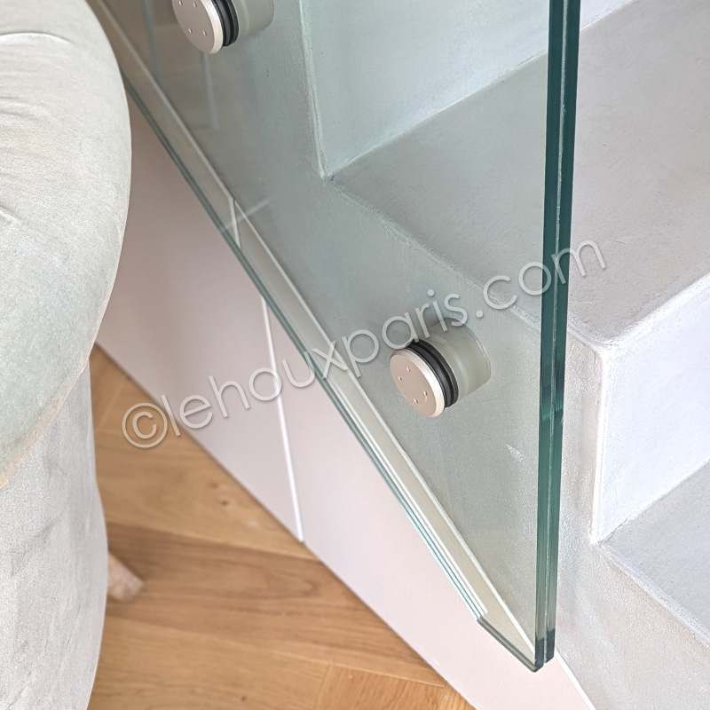 escalier beton rampe verre duplex paris detail design lehouxparis