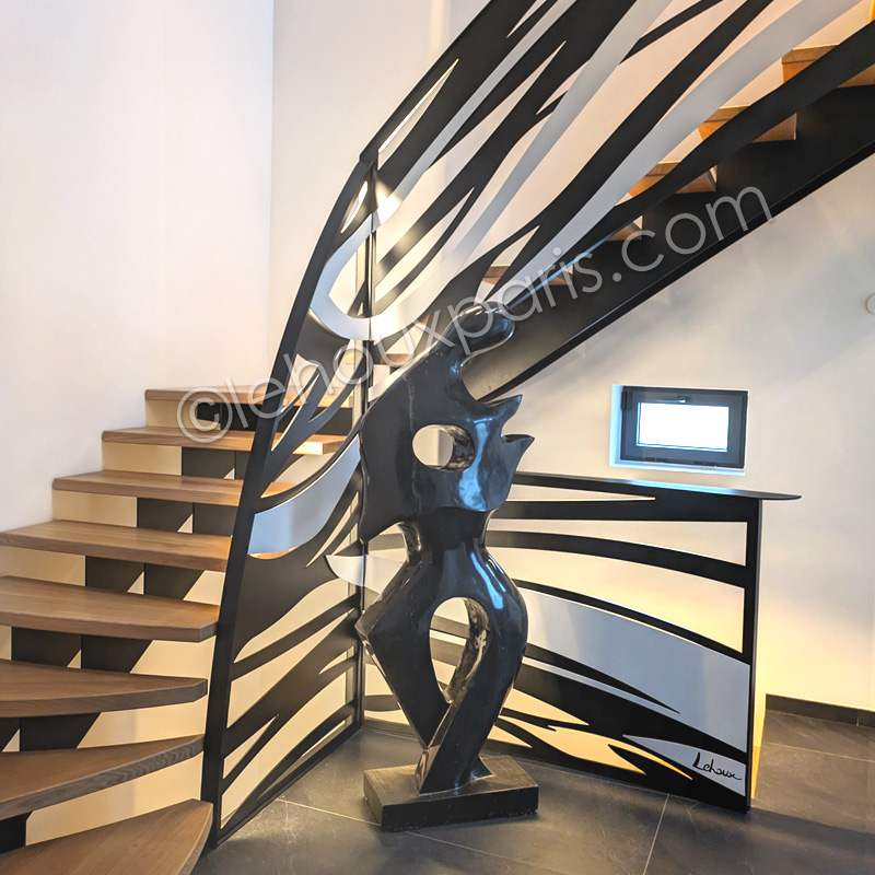 escalier bois metal sculpture contemporain, duplex parisiens, maisons d’architecte ou lieux publics, ces escaliers en verre allient technicité, transparence et langage artistique