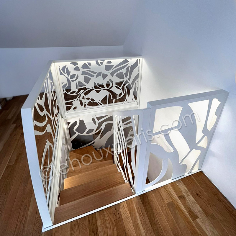 photo-escalier-bois-metal-portrait-chien-duplex paris LEHOUX-PARIS