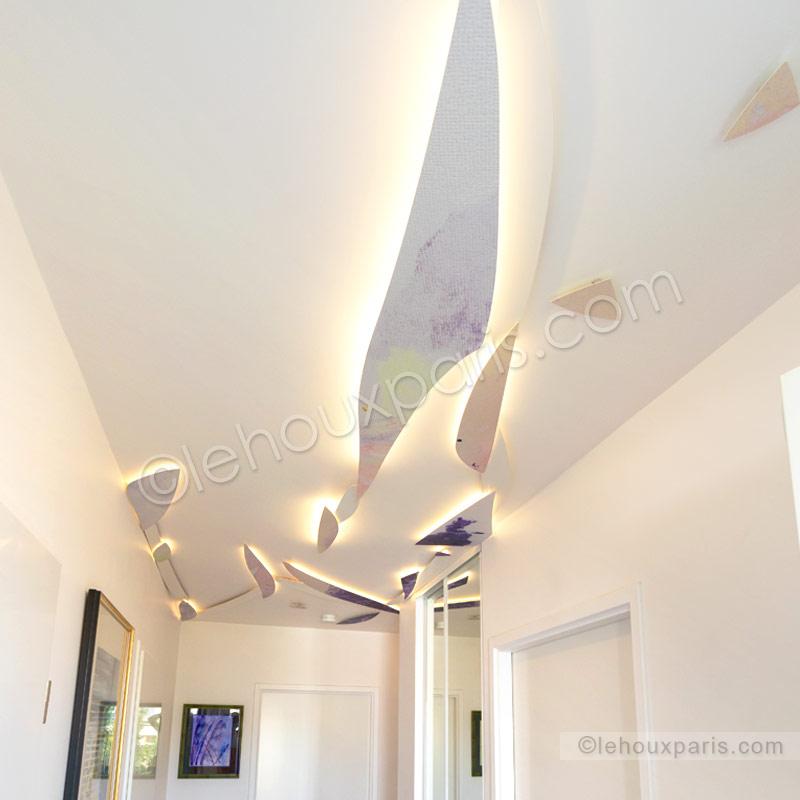 création lumière pour duplex parisien éclairage de couloir d’architecture parisienne